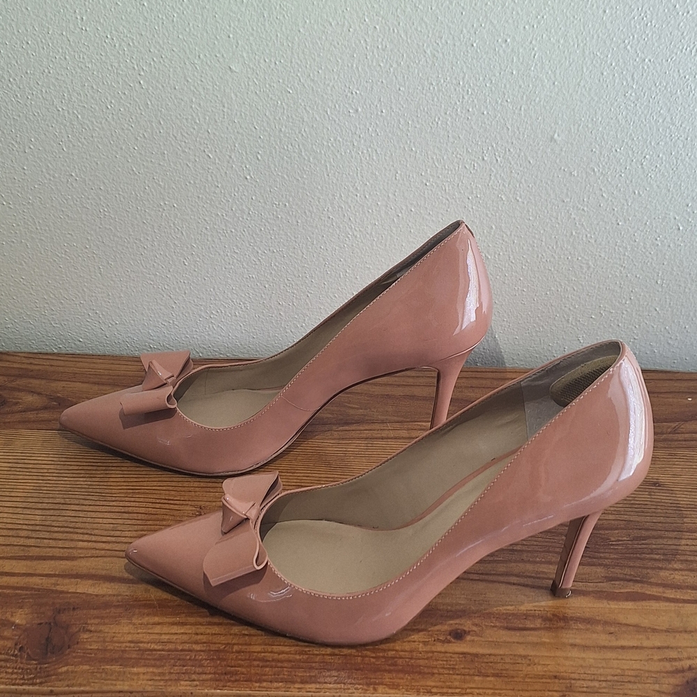 Tan Ann Taylor Kitten Heel Pumps Size 8 M